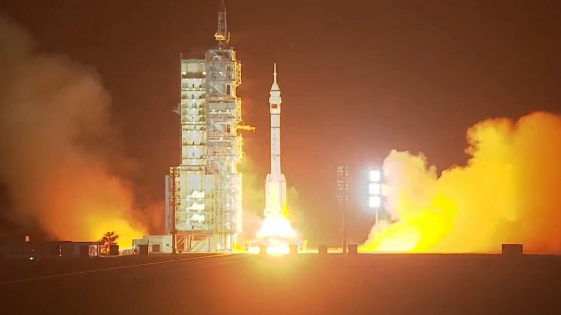 China launches 3 astronauts to Tiangong space station on Shenzhou 18 mission (video) Space