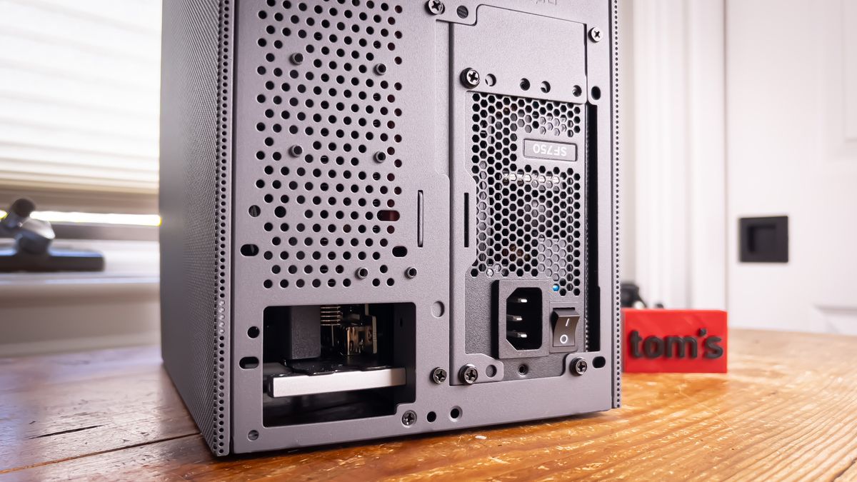 Ssupd Meshroom S Review Compact Breeze Box Tom's Hardware