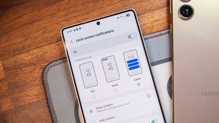 Lock screen notification settings on the Galaxy S25 Ultra