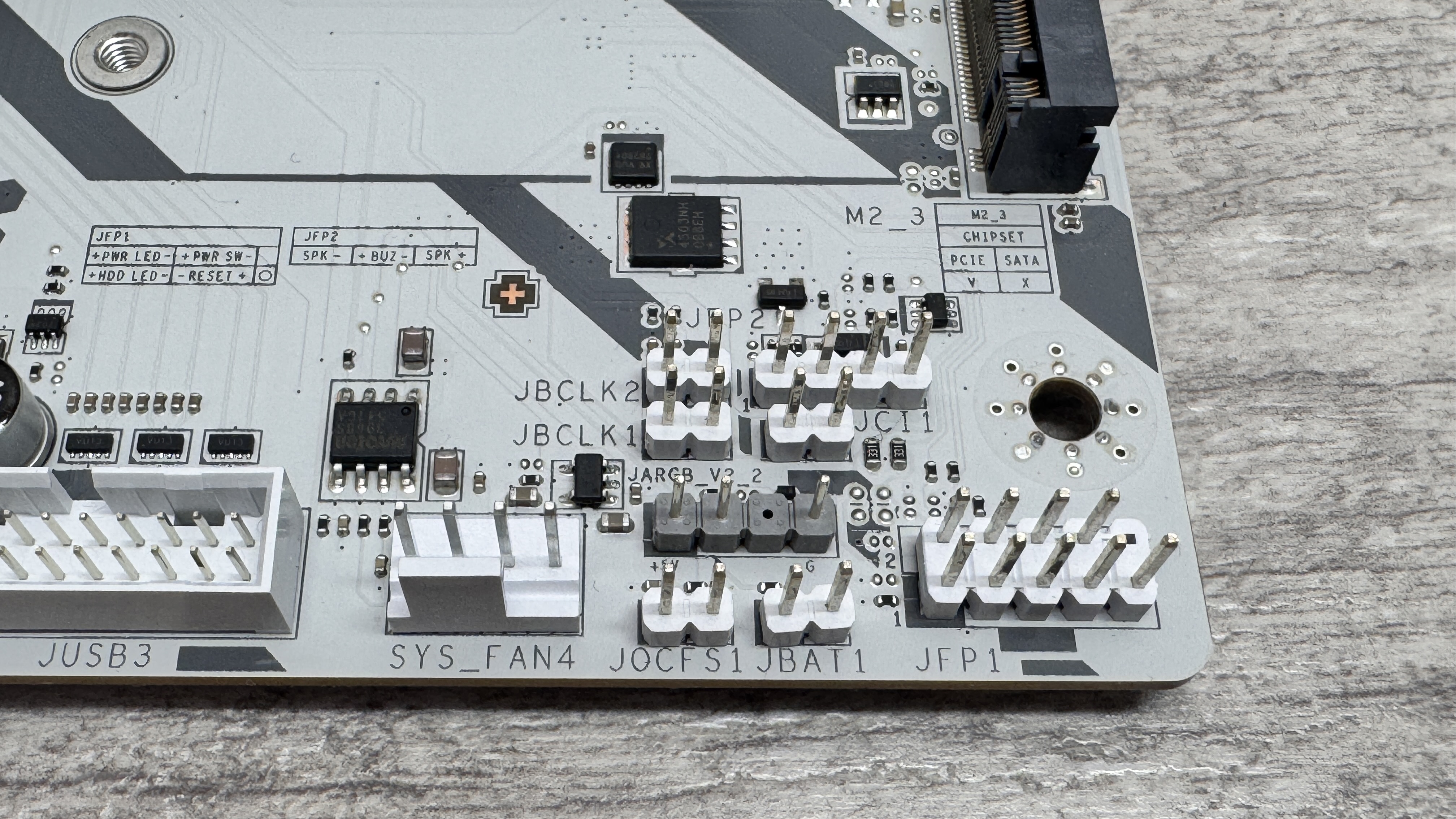 MAG B850 Gaming Plus Max WiFi on a desk.