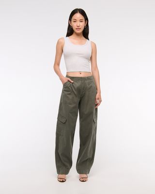 Mid Rise Barrel Cargo Pant