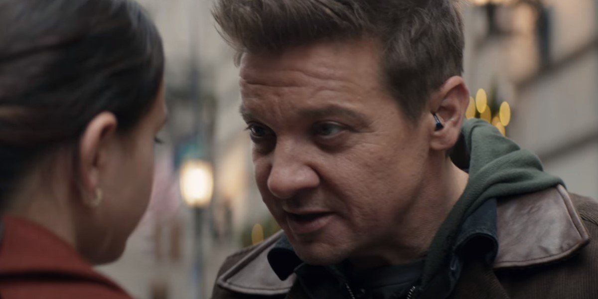 Jeremy Renner's Hawkeye Delivers A Superhero Holiday Adventure In First ...