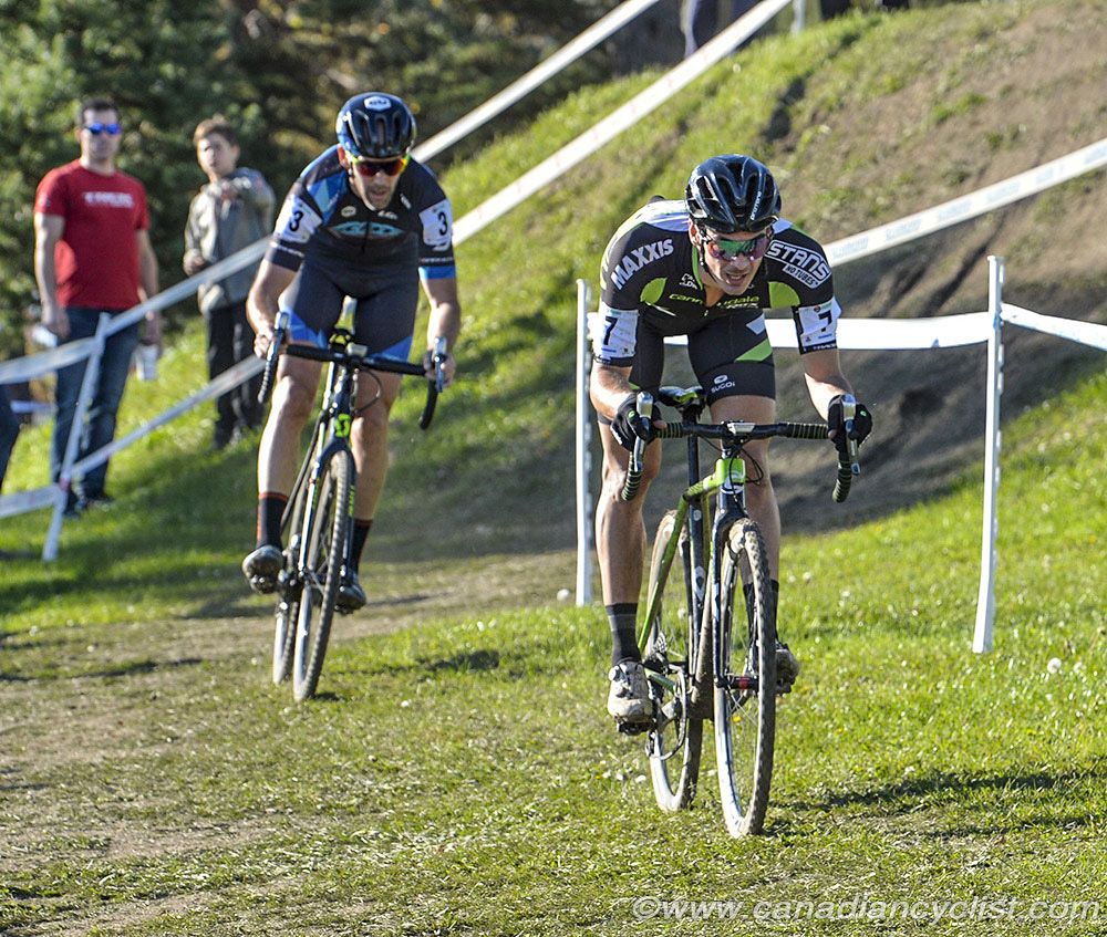 Raphael Gagne (Cannondale 3Rox Racing) and Geoff Kabush (Scott Sports - Maxxis) chase the leaders