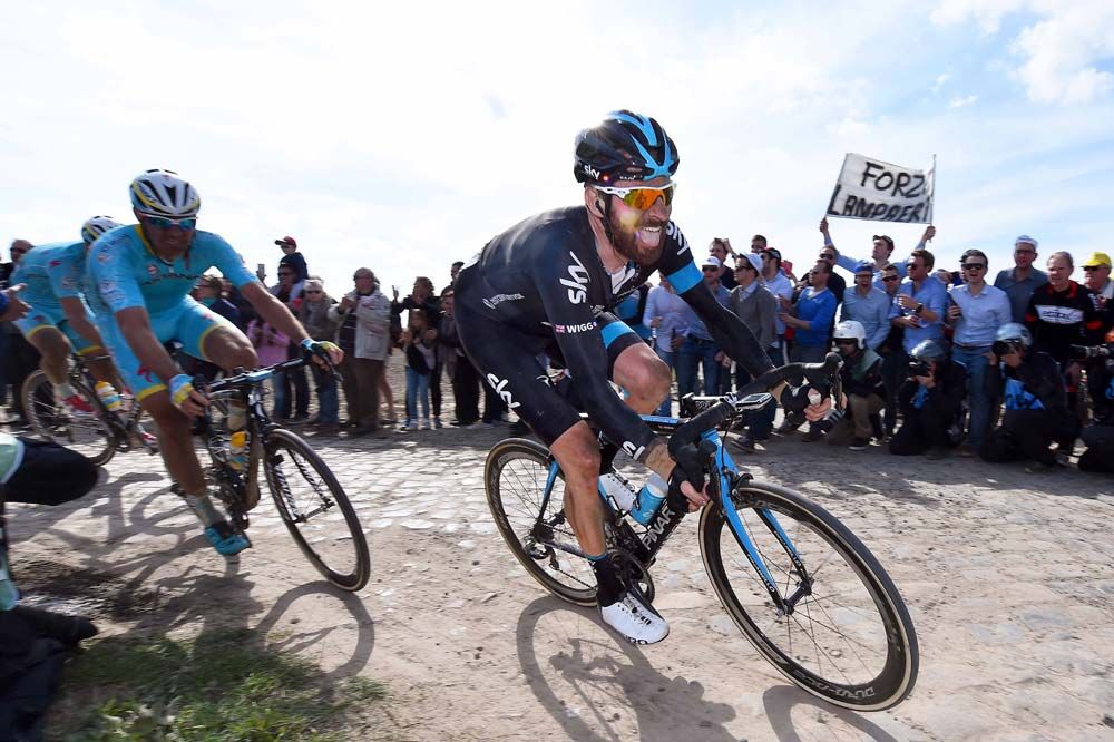Bradley Wiggins goes full gas on the pave at Paris-Roubaix