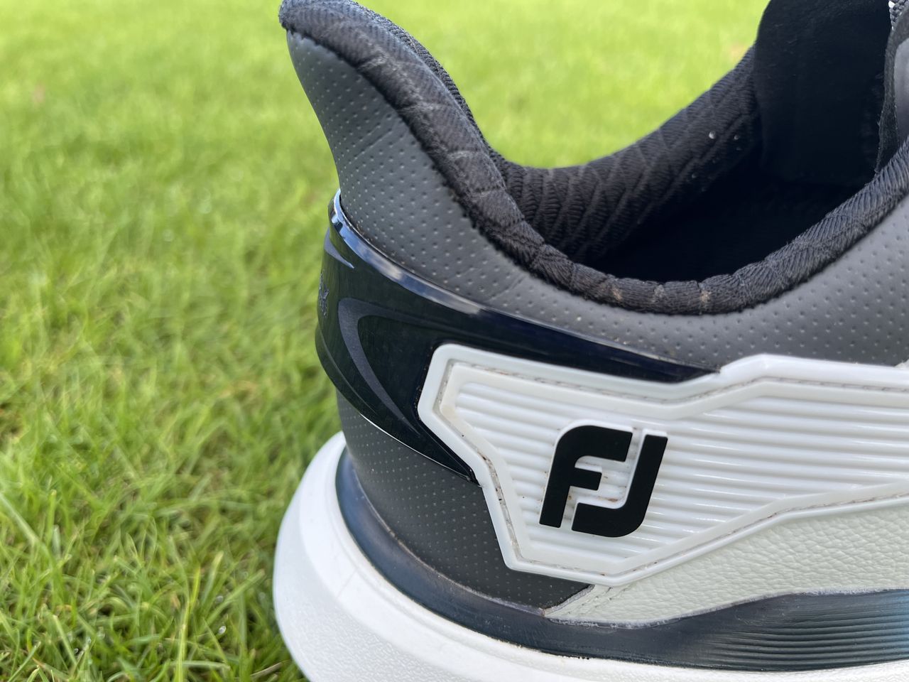 A detail of the exterior heel stabiliser on the Pro/SLX Carbon