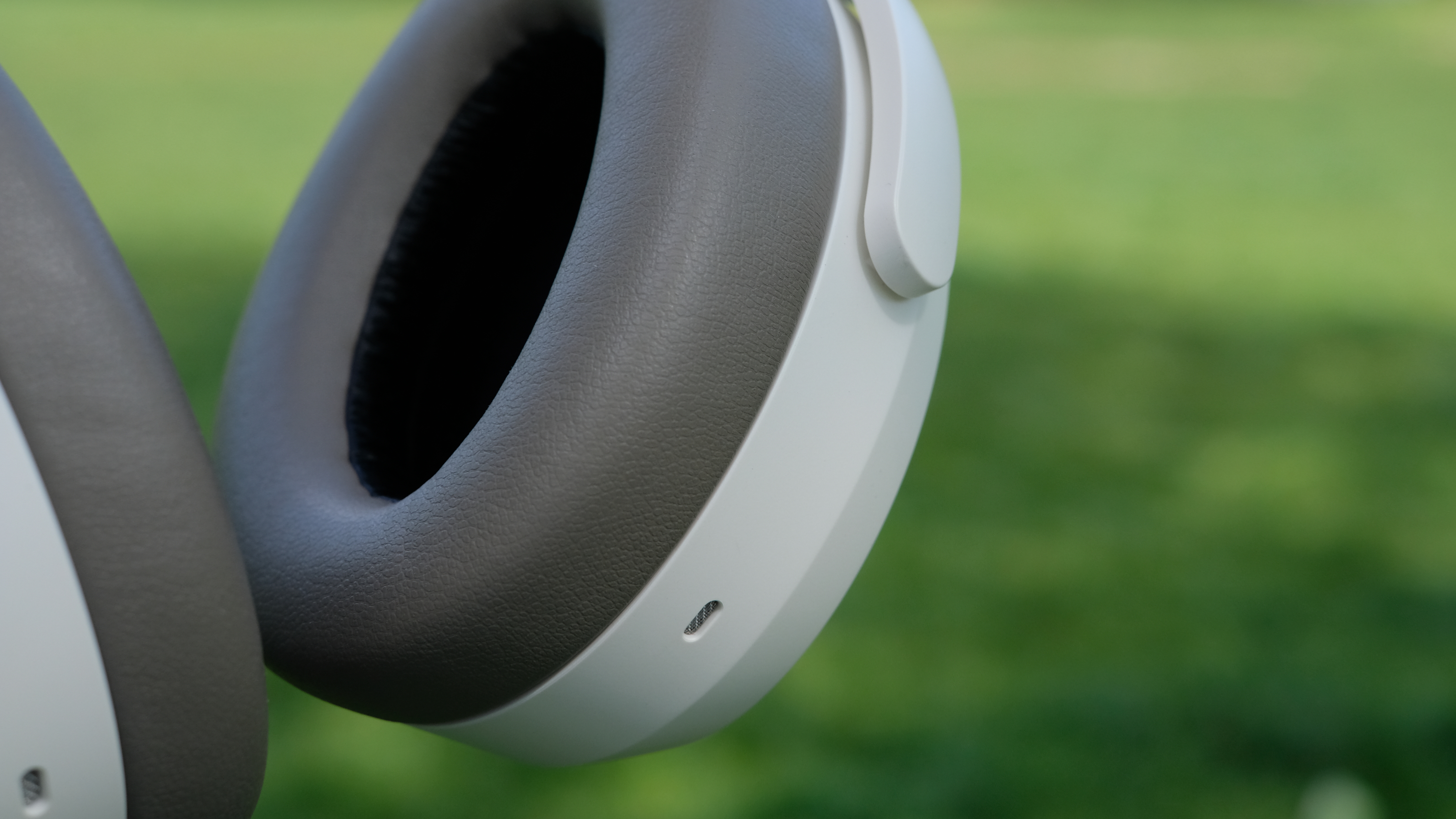 Photograph of Sennheiser Momentum 4 headphones