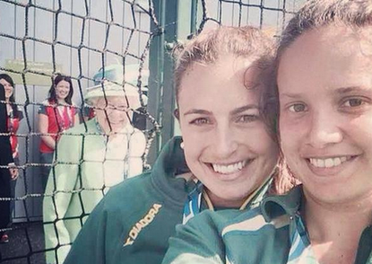 Queen Elizabeth II masterfully puts all other photobombs to shame