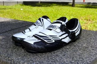 The Bont a-one road shoes use a monocoque construction and a bathtub-style carbon 'chassis' for an ultra-stiff and very light package