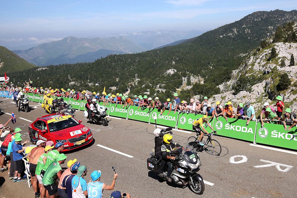 Chris Froome rides alone to the finish of stage 10.