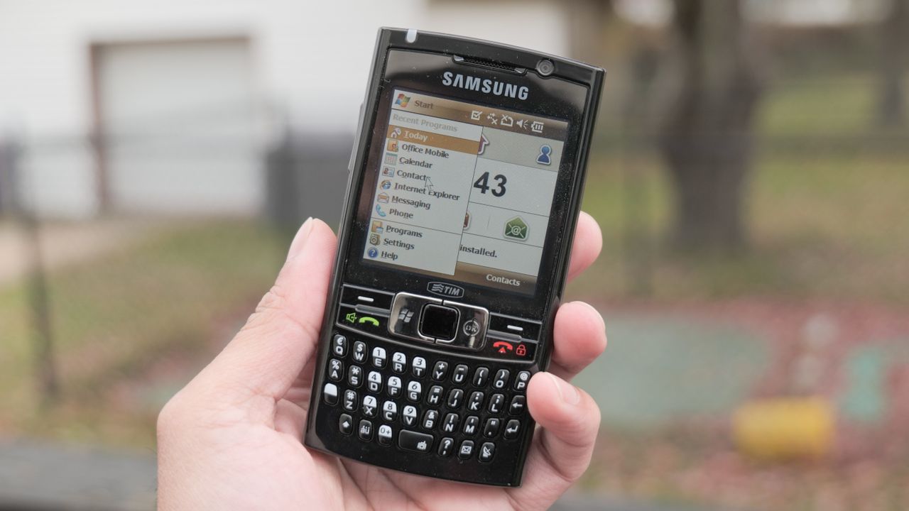 Samsung Epix held in hand.