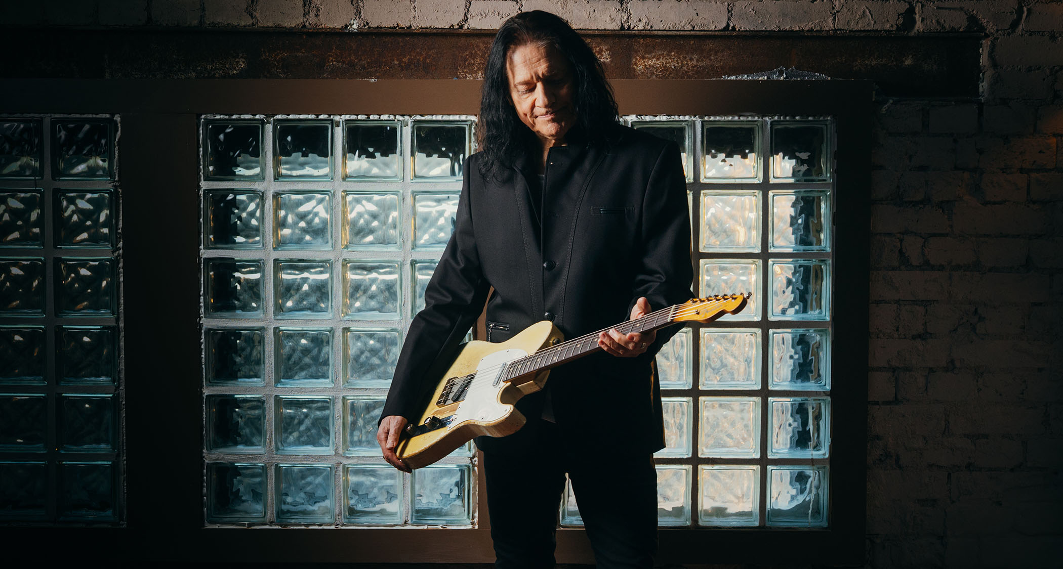 Robben Ford with his trusty 1960 Fender Telecaster