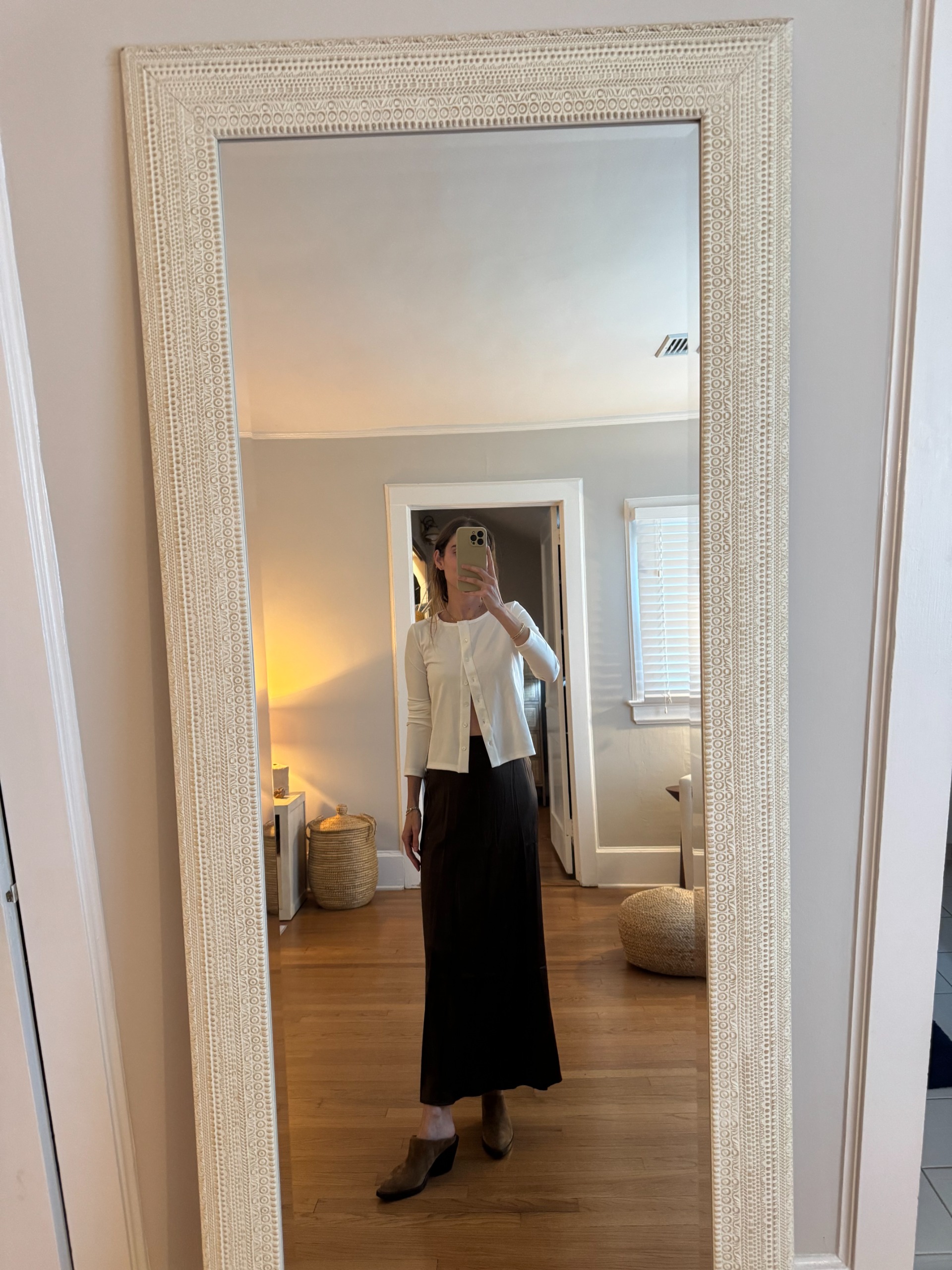 Tessa Faye O'Connell tries on 10 fall basics