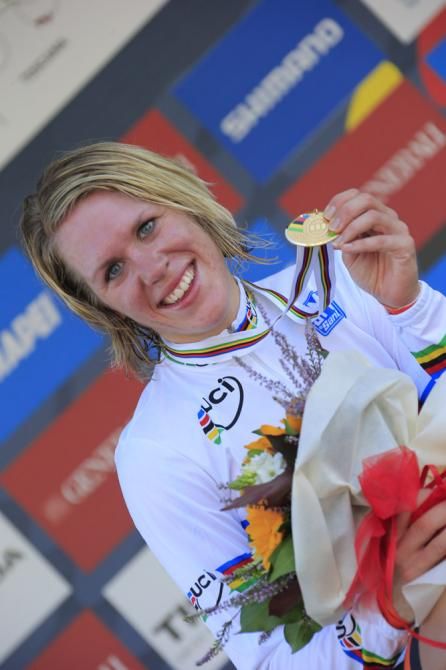 Ellen Van Dijk (Netherlands) earned gold and a rainbow-striped jersey from her stellar performance in the individual time trial Worlds