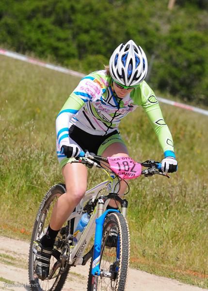 Lynn Bush (Tough Girls) races to a third place finish.