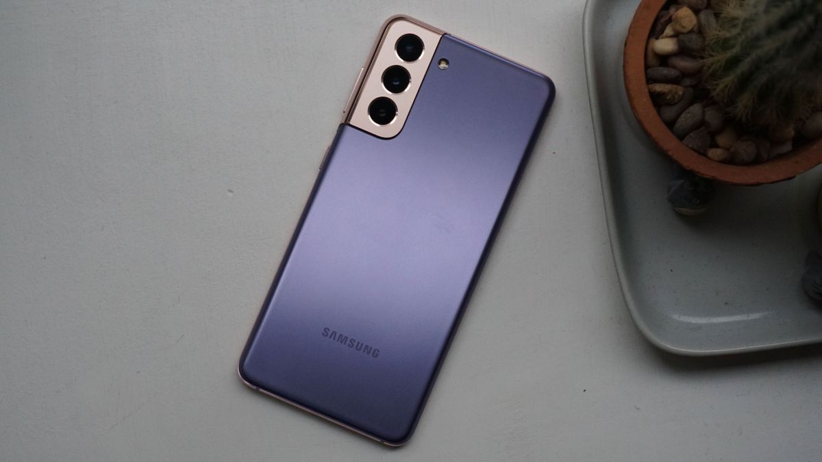 Samsung Galaxy S21 Plus Phantom Violet: Unboxing & Review - Best Premium  Flagship 2021! 