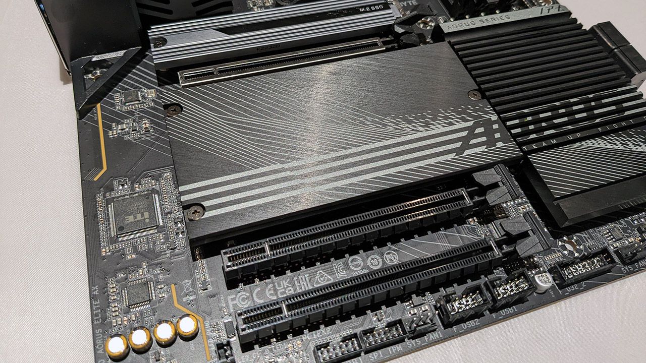 Gigabyte X670 Aorus Elite AX