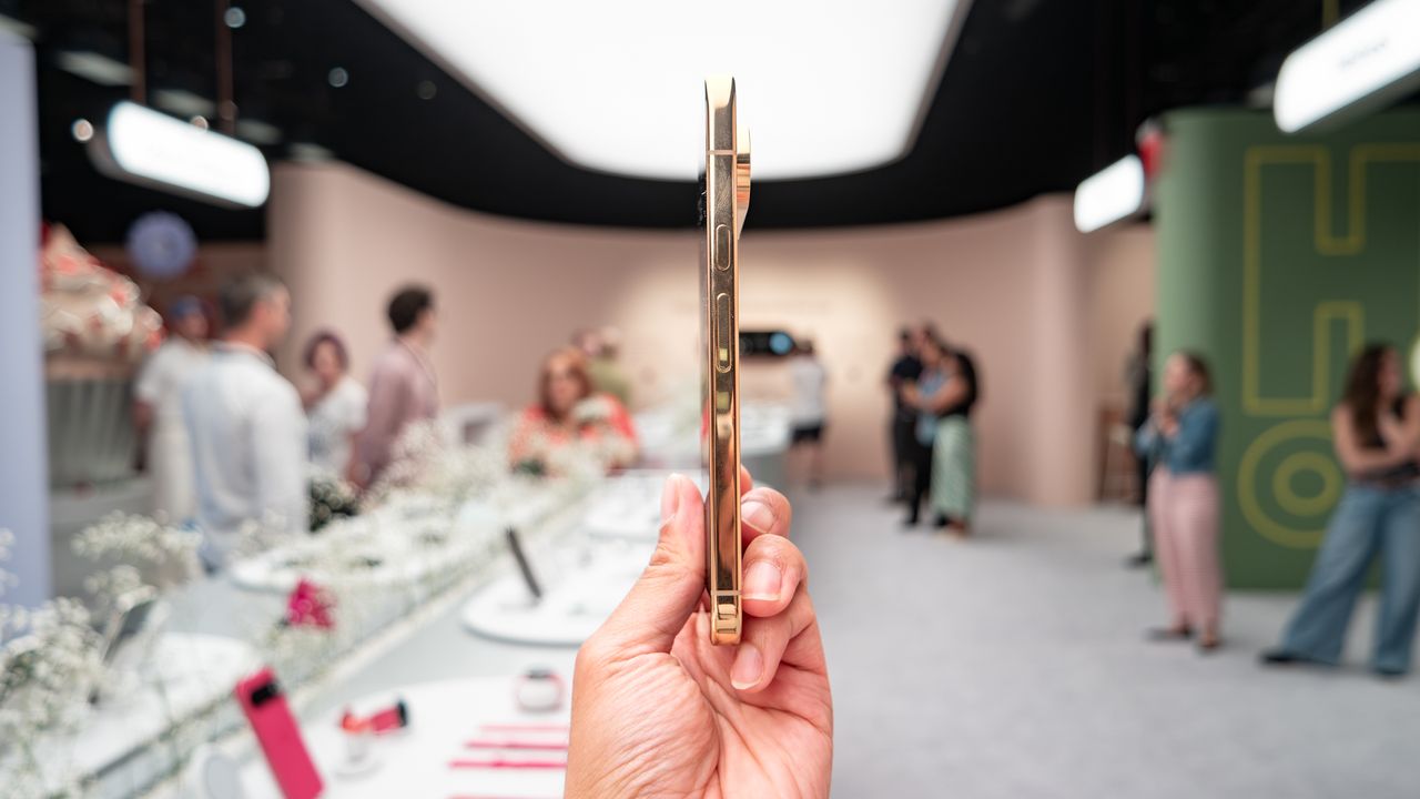 Google Pixel 11 Pro XL hands-on.