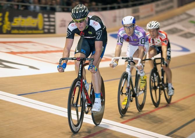 Roger Kluge hits the front.