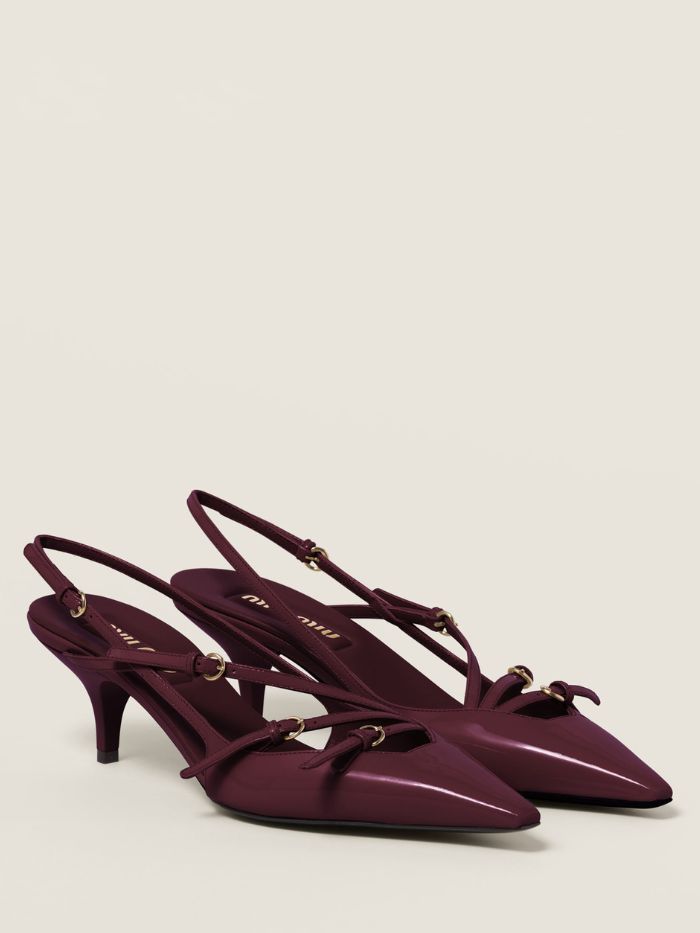 missing-image 6 اتجاهات للأحذية ذات الكعب العالي لعام 2024 من شأنها أن ترتقي بخزانة ملابسك الربيعية