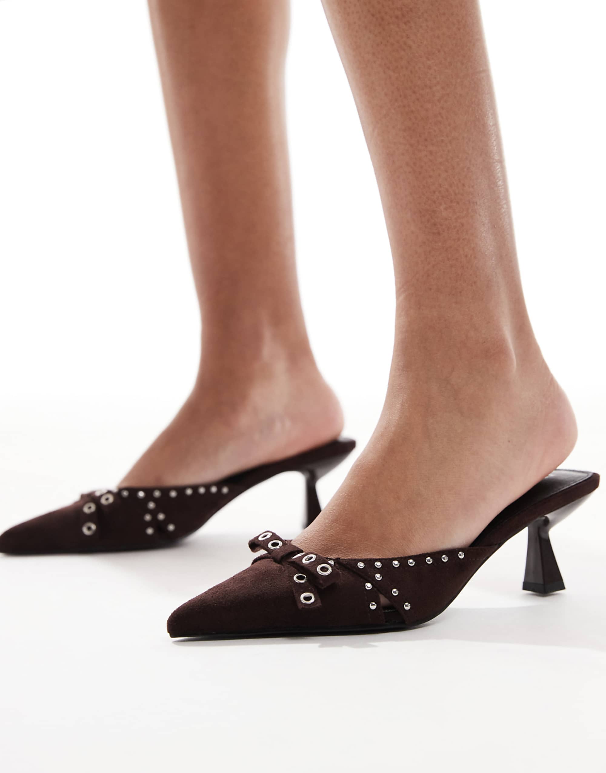 Raid Tinsley Kitten Heeled Mules With Bow in Chocolate