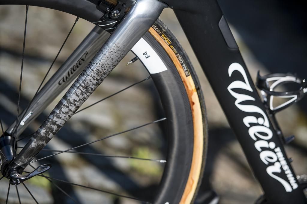A closer look at the fork detail
