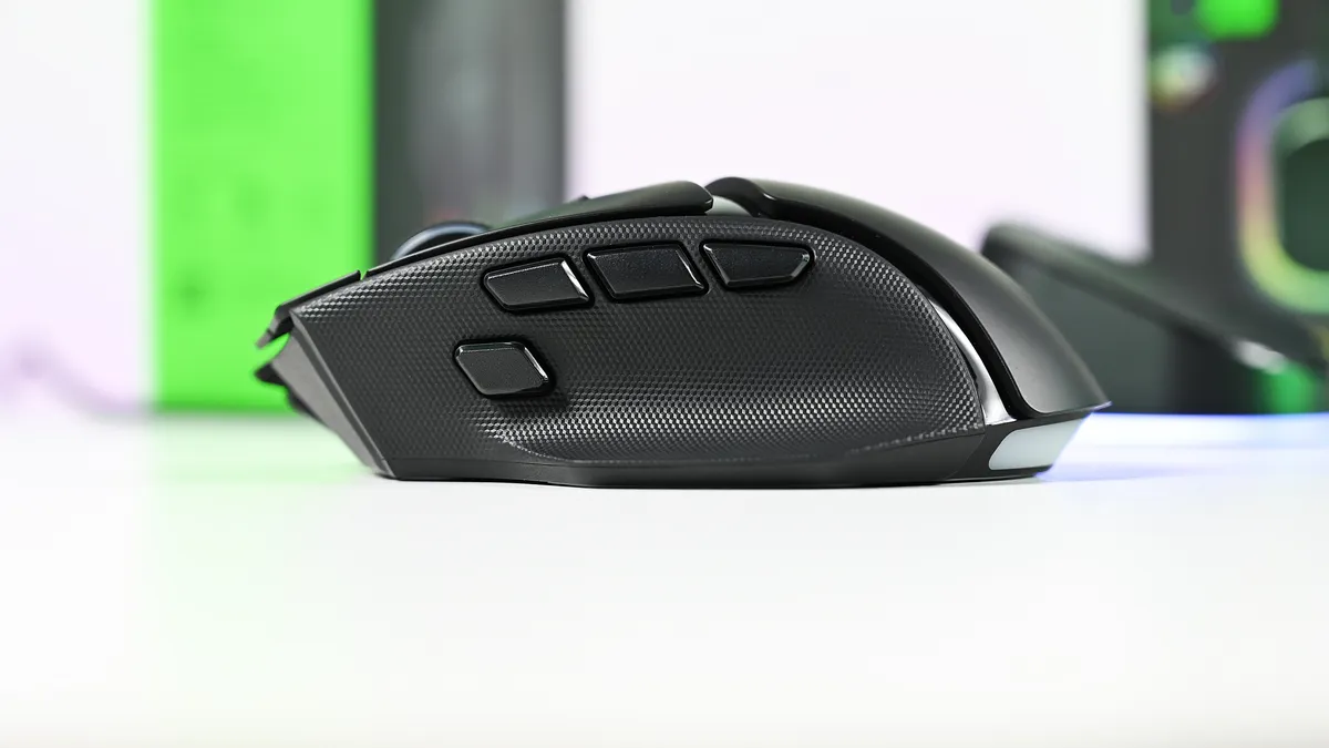 Боковые кнопки и элементы управления мыши Razer