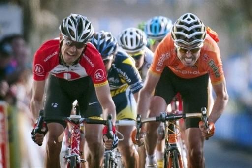 Andreas Kl&ouml;den (RadioShack) battles with Samuel Sanchez (Euskaltel-Euskadi) for the stage win in Paris-Nice.