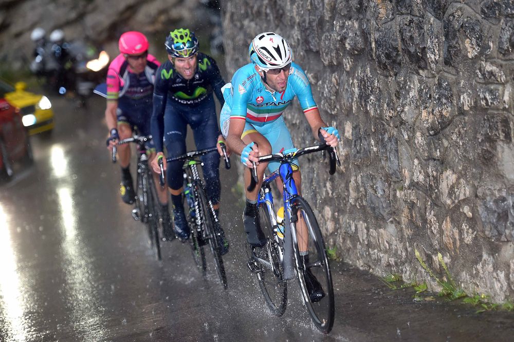 Vincenzo Nibali leads the late breakaway.