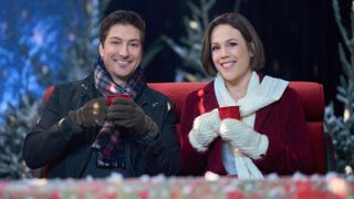 Daniel Lissing, Erin Krakow in Santa Tell Me