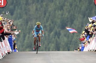 Vincenzo Nibali wins Stage 10 of the 2014 Tour de France