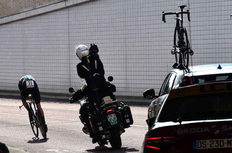 Chris Froome blasts by