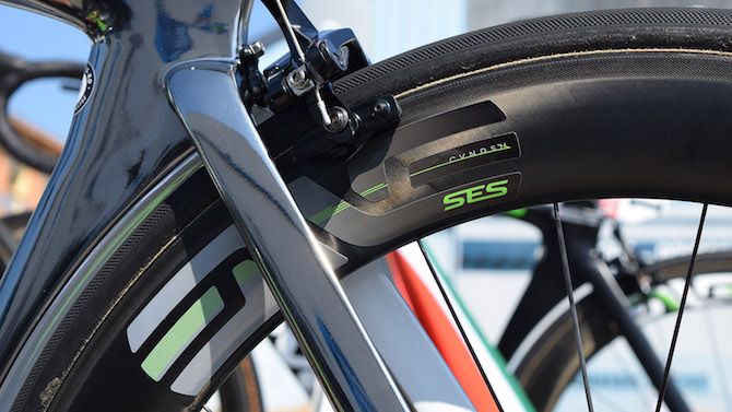 A closer look at the decals on Cavendish's race wheels