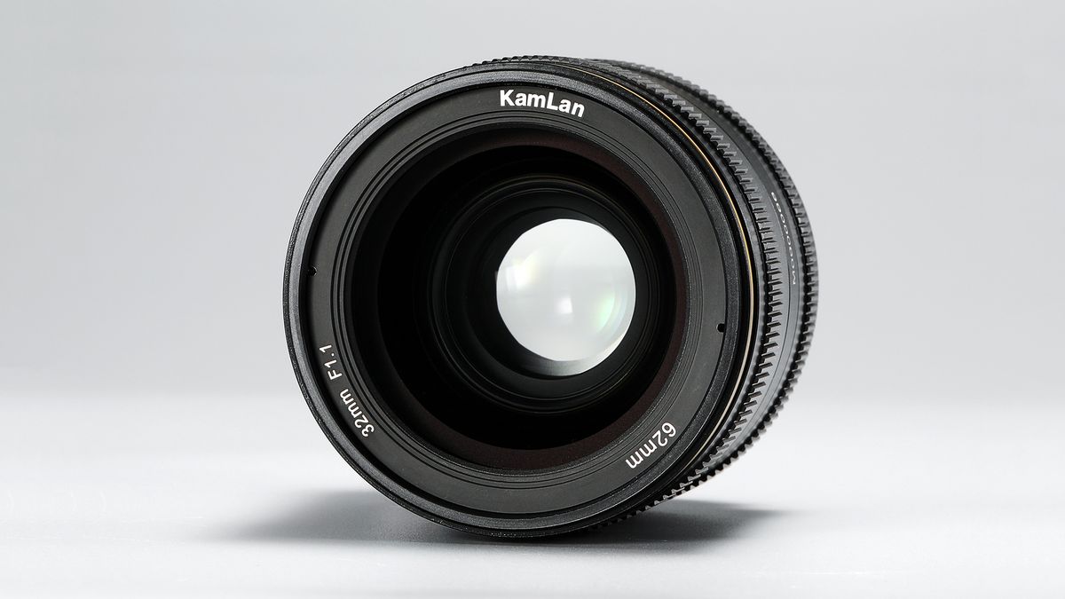 Kamlan KL 32mm f/1.1