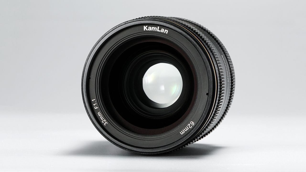 Kamlan KL 32mm f/1.1