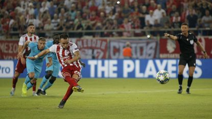 Mathieu Valbuena scored Olympiacos&rsquo;s equaliser against Tottenham from the penalty spot