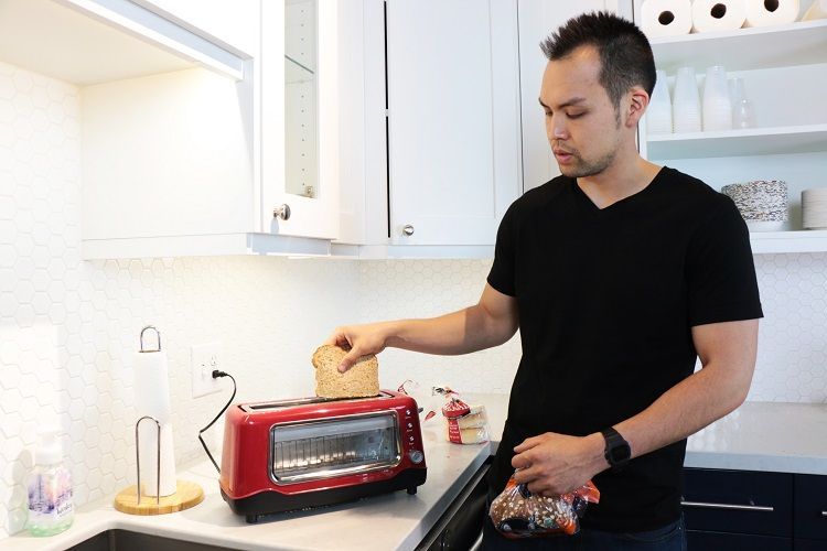 Dash Clear View image: This Dash toaster has a unique design and produces quality toast.
