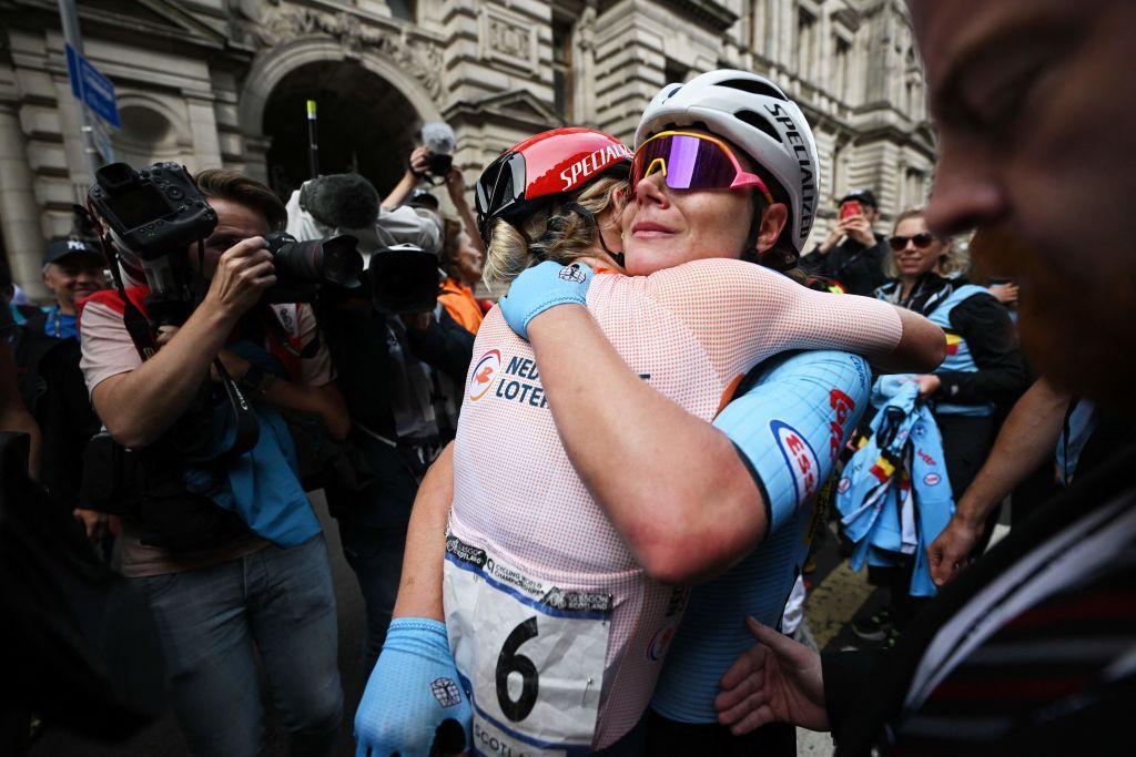 Lotte Kopecky emotional after winning the elite women&#039;s road race at the Glasgow World Championships