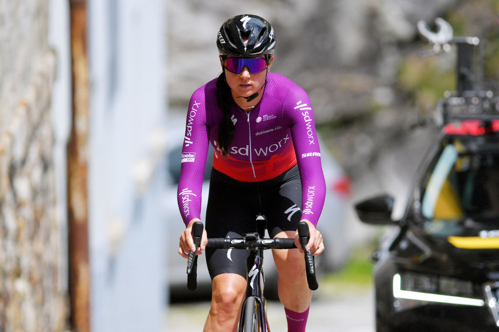 Giro d'Italia Donne: Anna van der Breggen wins stage 4 uphill time ...