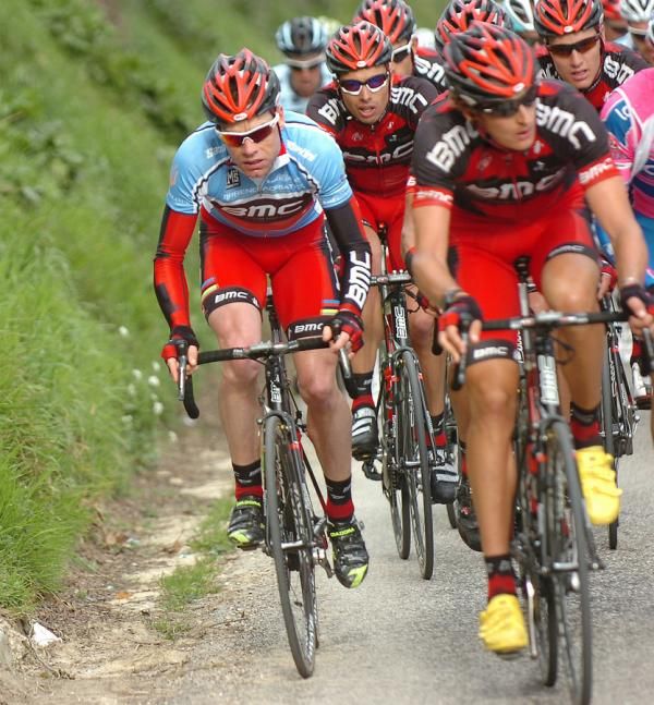 Cadel Evans amongst his teammates.
