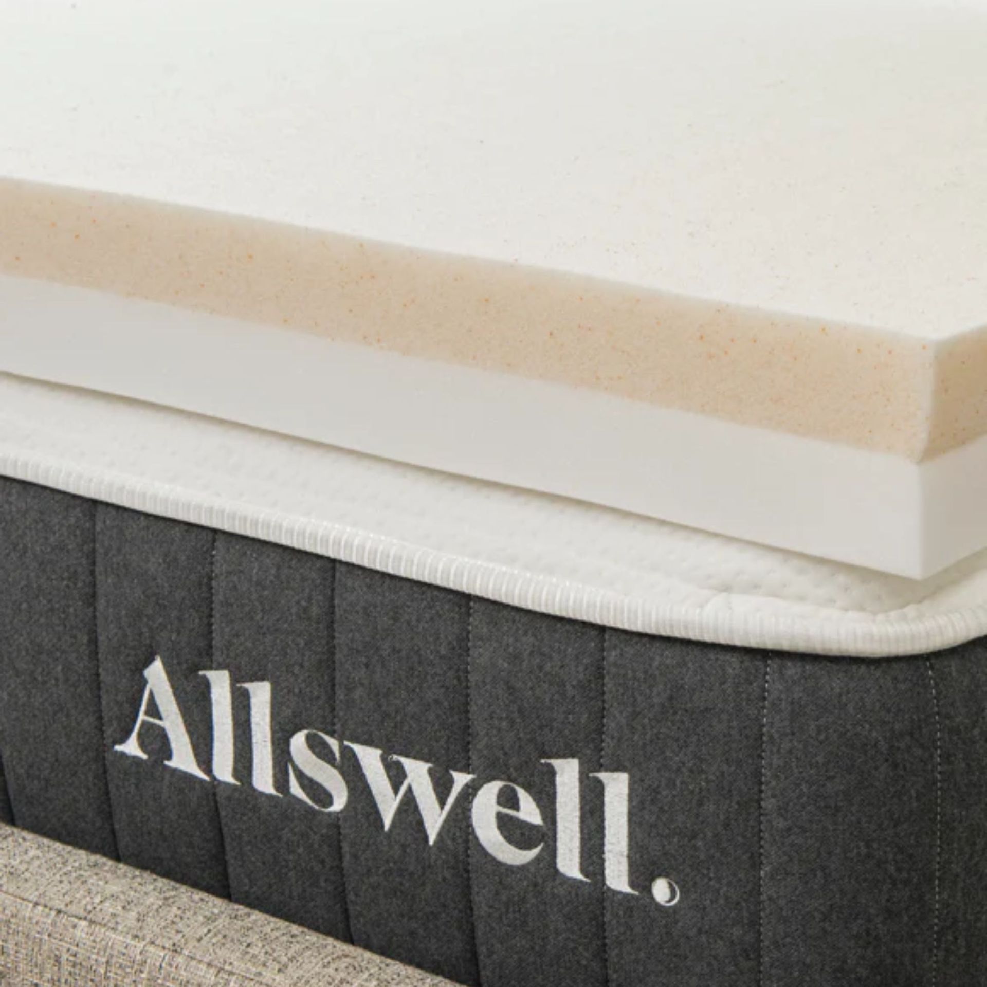 Bantalan kasur busa memori Allswell juga di sudut dengan kasur Allswell