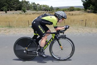 Grace Brown (Mitchelton Scott) gives it 100%
