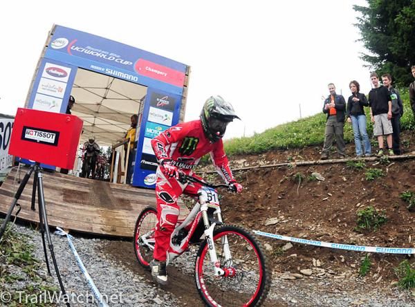 Troy Brosnan (Monster Energy/Specialized) hammering out of the saddle.