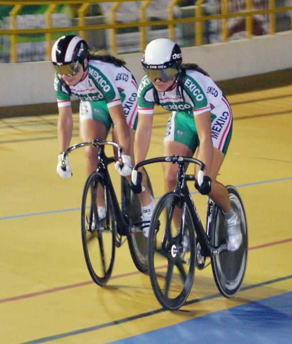 The Mexican women's team sprinters