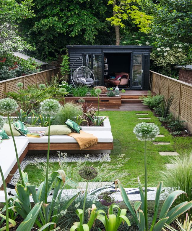 Narrow Garden Ideas: 14 Ways to Maximise Space | Homebuilding