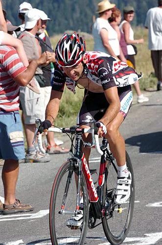 Carlos Sastre (CSC) en route to second