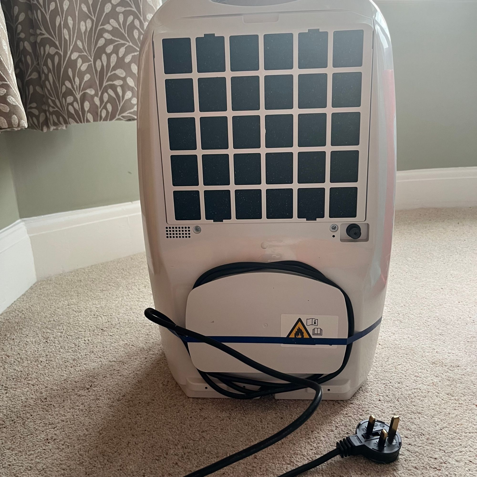 Ebac 4850 21 Litre Dehumidifier cable tidy