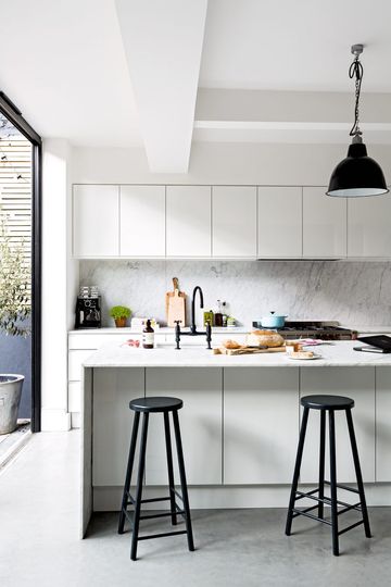 Luxe kitchen looks with marble