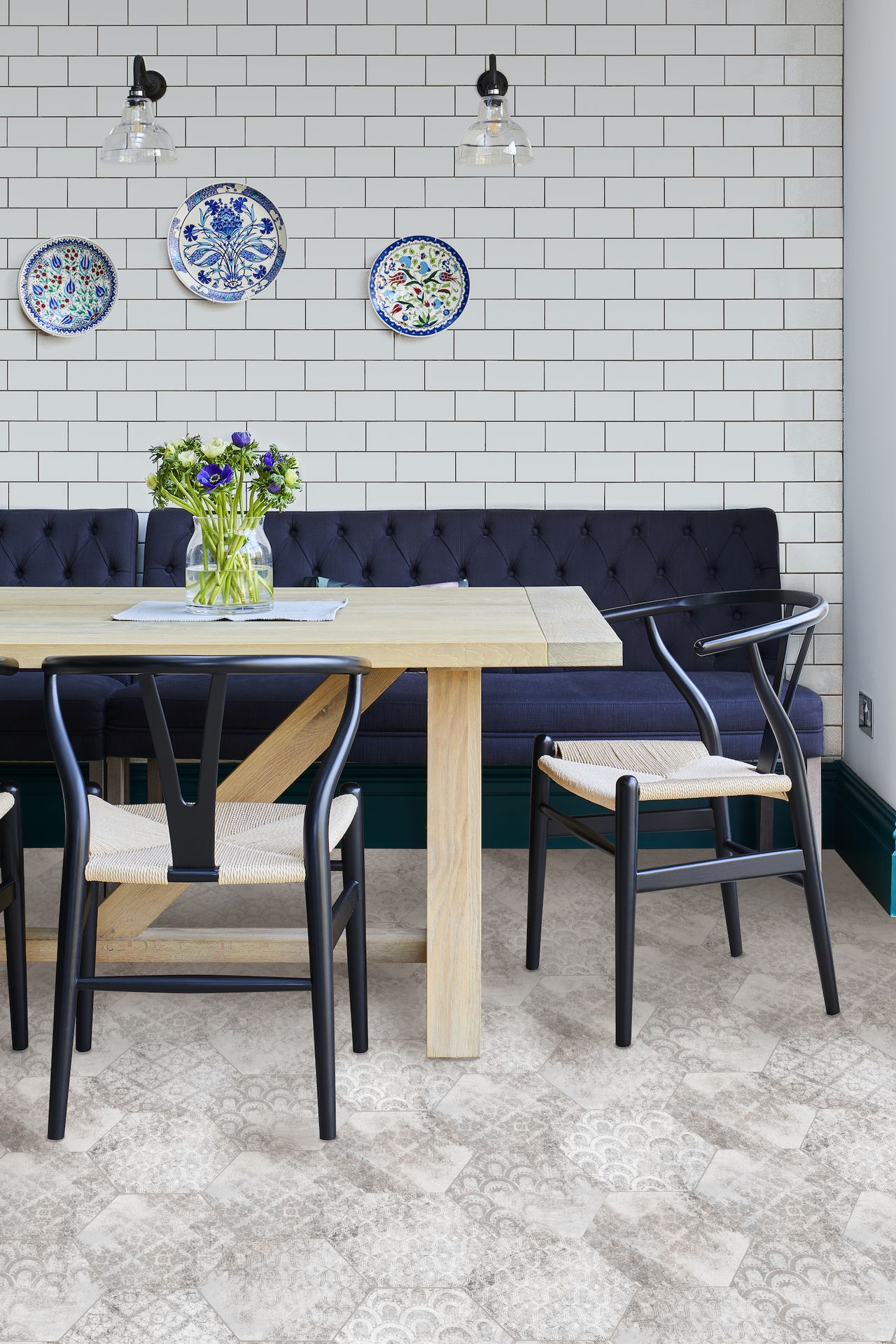 Country kitchen diner ideas: 28 pretty country kitchen diners | Homes ...