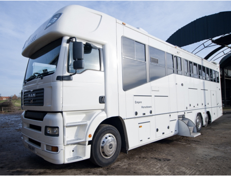 Main exterior Horsebox