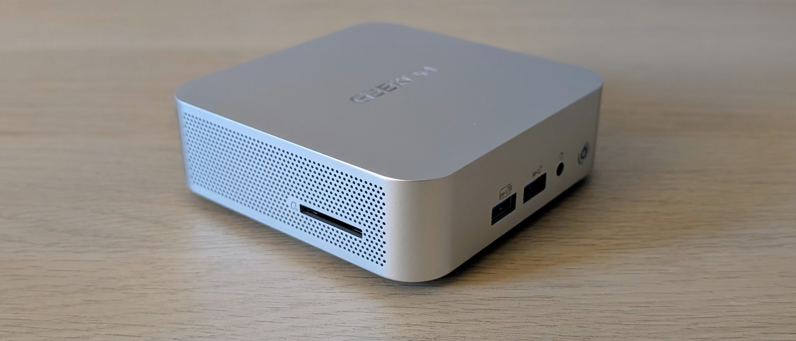 The Geekom A5 on a desk